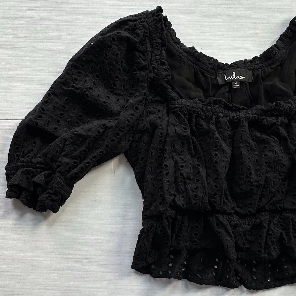 Lulu’s black‎ eyelit 3/4 sleeve crop top blouse juniors medium